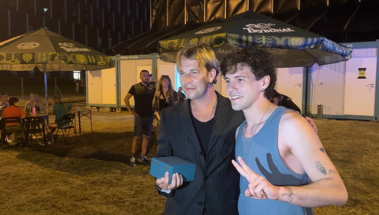 Британська супер зірка Том Оделл зустрівся з Enleo