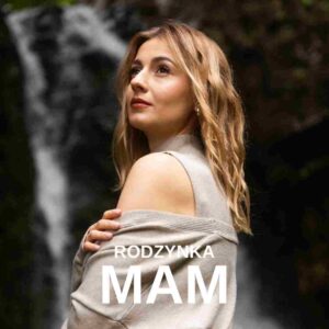 Співачка з Івано-Франківська RODZYNKA показала красу Бухтівецького водоспаду у новому відеороботі «Мам»