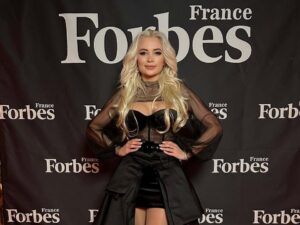 Співоча королева краси взяла участь у благодійному заході Forbes Dinner