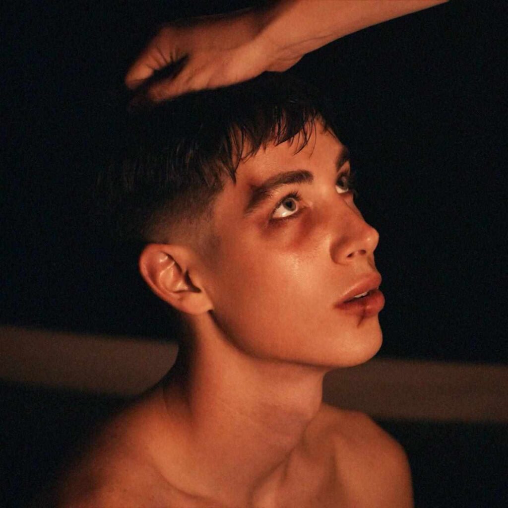 Queer rapper lilqueen has released a new track “RED TO BLACK AND BLUE” Queer rapper lilqueen has released a new track “RED TO BLACK AND BLUE”