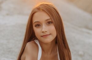 Співачка з Івано-Франківська DEMI презентує пісню «бо мама»