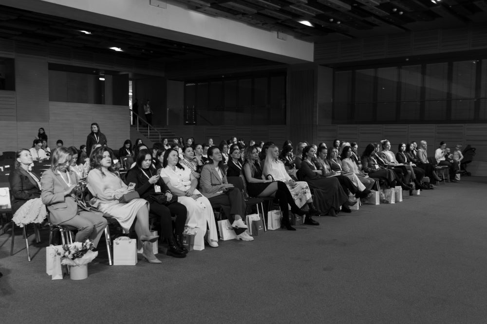 Вперше в Україні відбулася конференція, де жінки поєднали натхнення, розвиток і турботу про себе