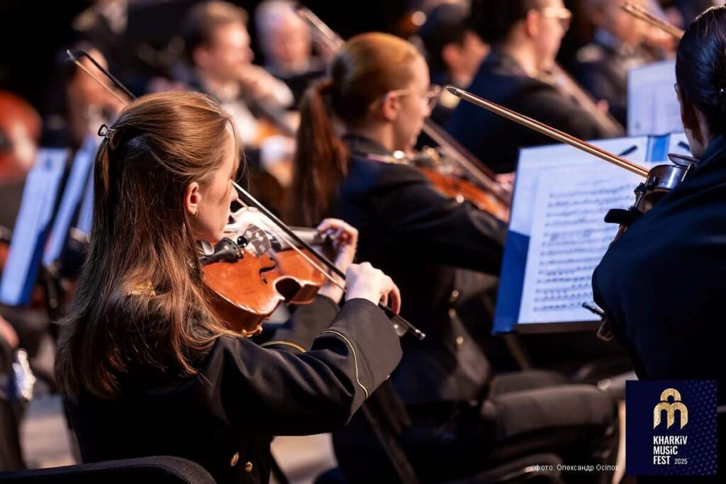 «ВОЛОНТЕРИ»: SHYMAN та Національний президентський оркестр створили пісню-подяку для українських волонтерів