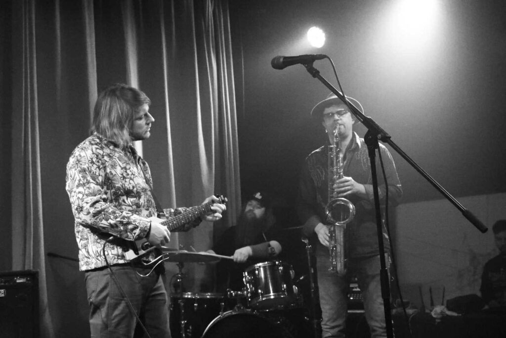 Гурт MAZEPA представив сингл «Недопита кава» - нову ліричну роботу про почуття та другий шанс