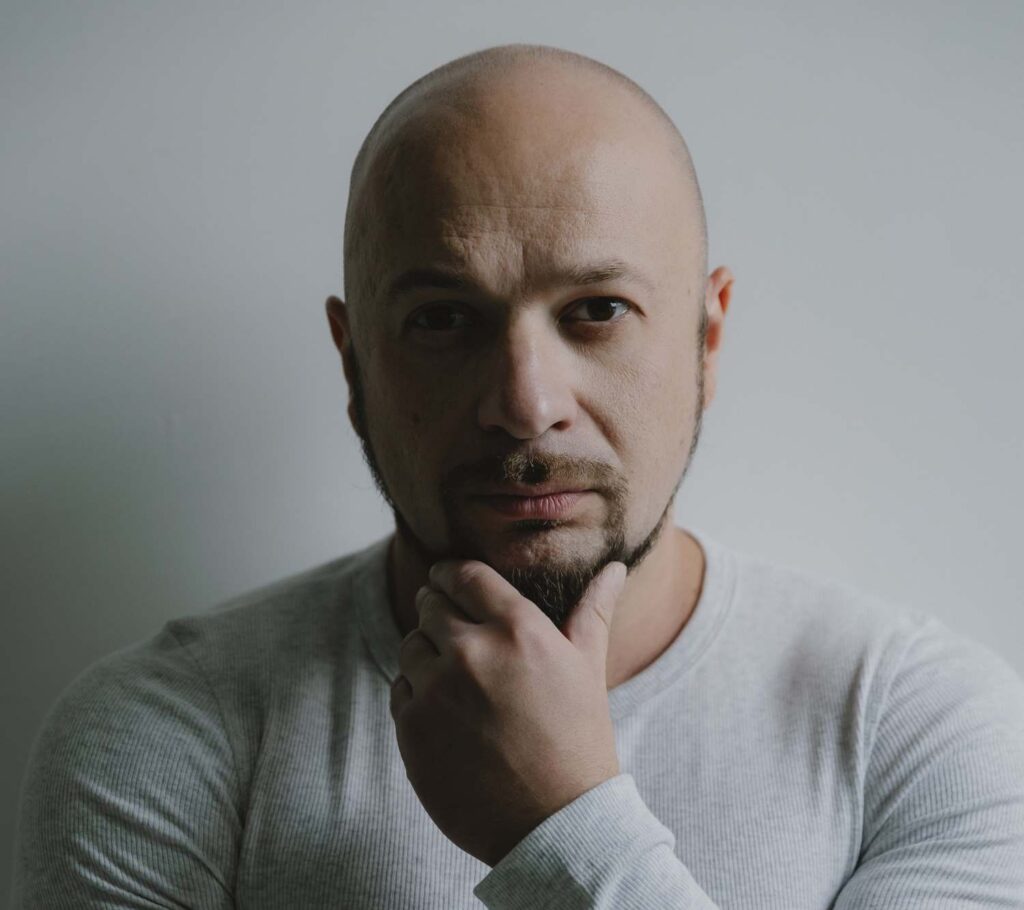 Любов, свобода і біль: Hardly Ever випустив пісню про вибір – не втратити себе