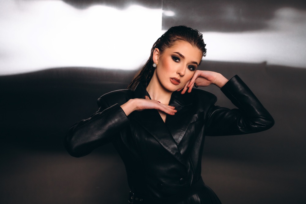 Нова сторінка української попмузики: Софія Винник презентує трек DOTYK