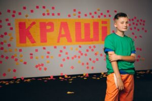 Макс Романко заспівав про цінність дружби у дебютній роботі “Краші”